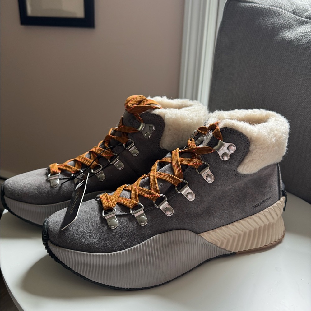 NIB Sorel Winter Ankle Booties